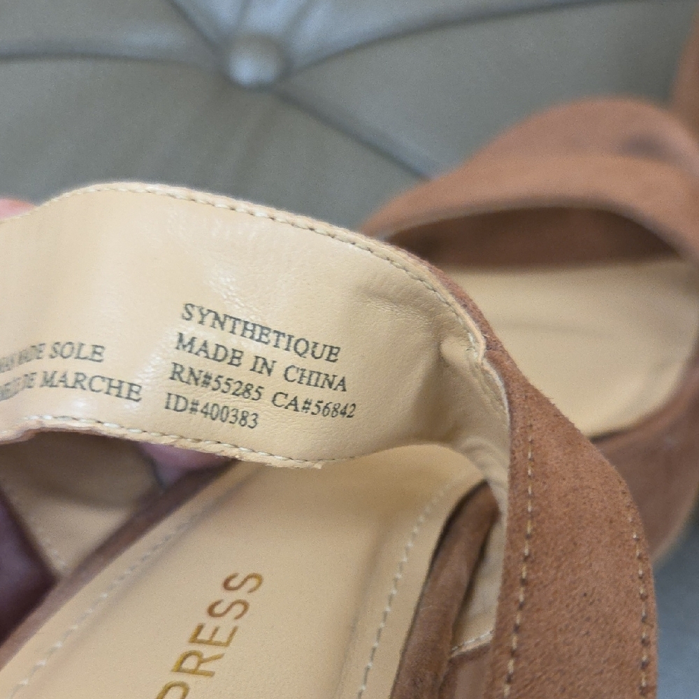 5/$25-Express Tan Wedges with Floral Design - Picture 6 of 7